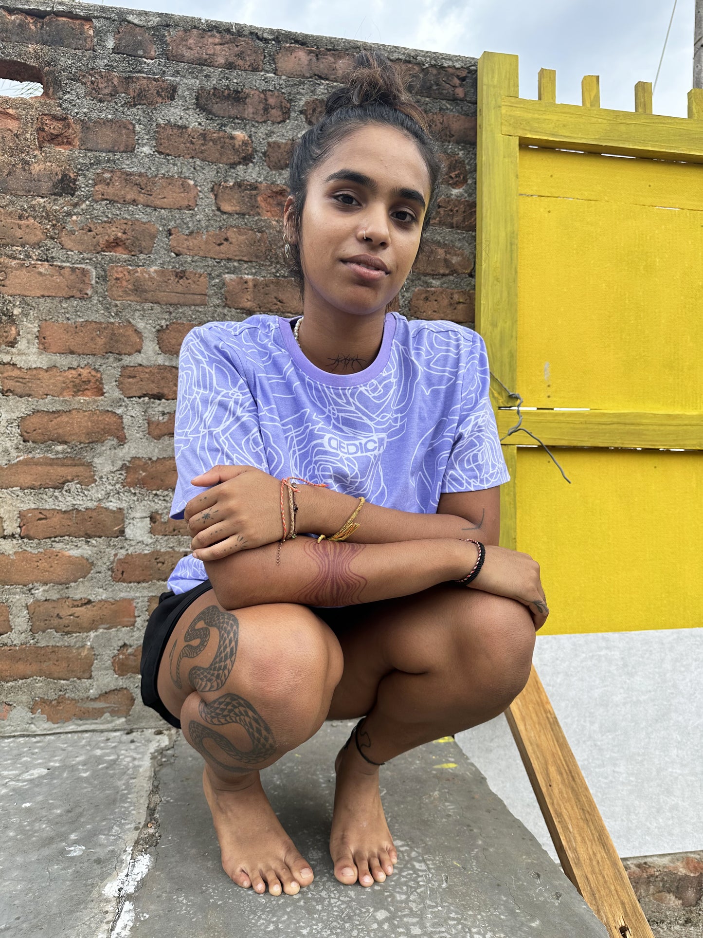 ROSE AOP TEE - VIOLET