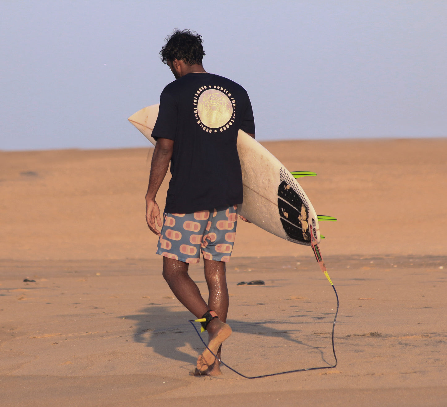 DEDICA SRI LANKA SURF TEE - NAVY BLUE